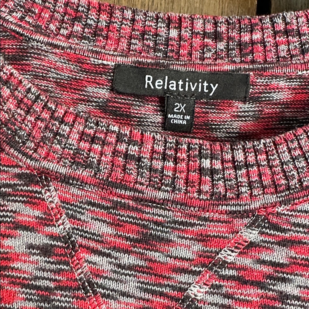 Relativity Red and Gray Knit Top 2x see close ups for best real color - Picture 2 of 6